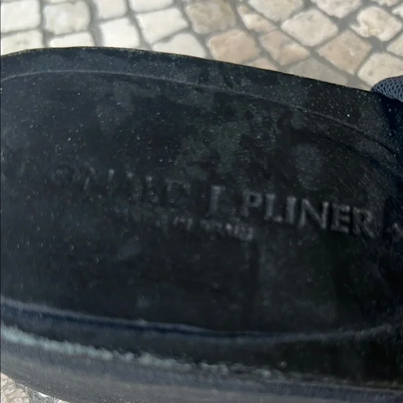 Donald J. Pliner Black Minimalist Sandals - Picture 4 of 9